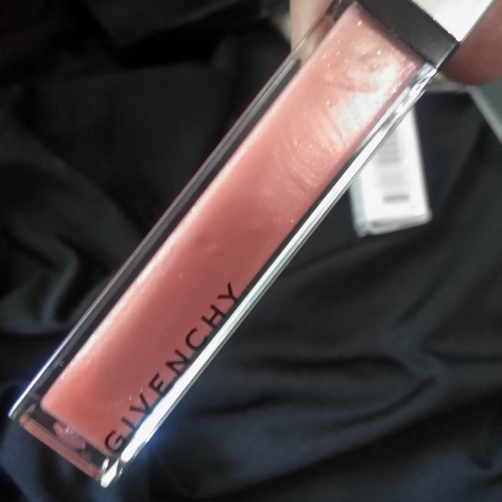 Givenchy - Picture 2 of 2